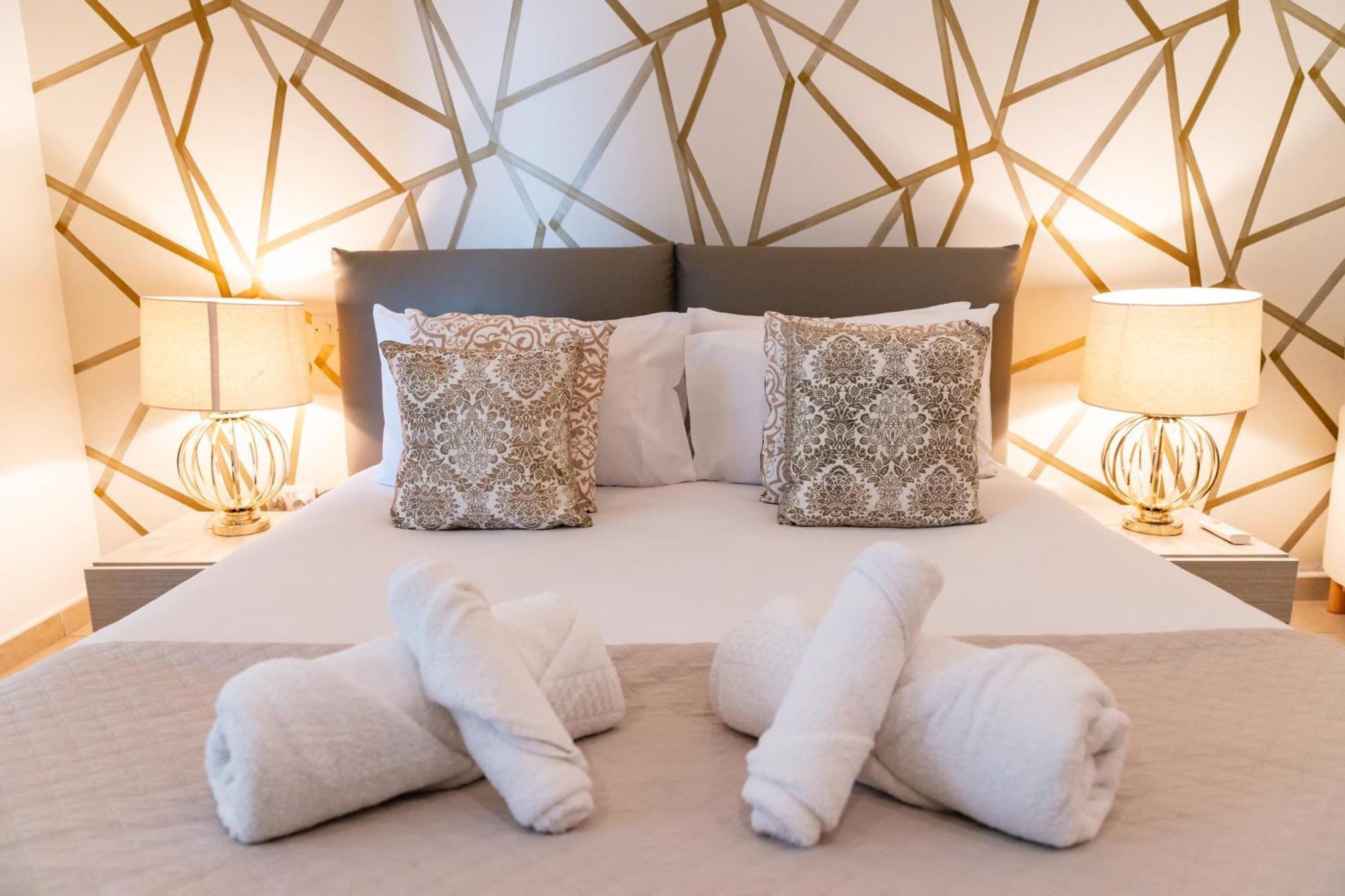 Luxury Seafront 3Br With Pool By Arcobnb Sliema Eksteriør billede