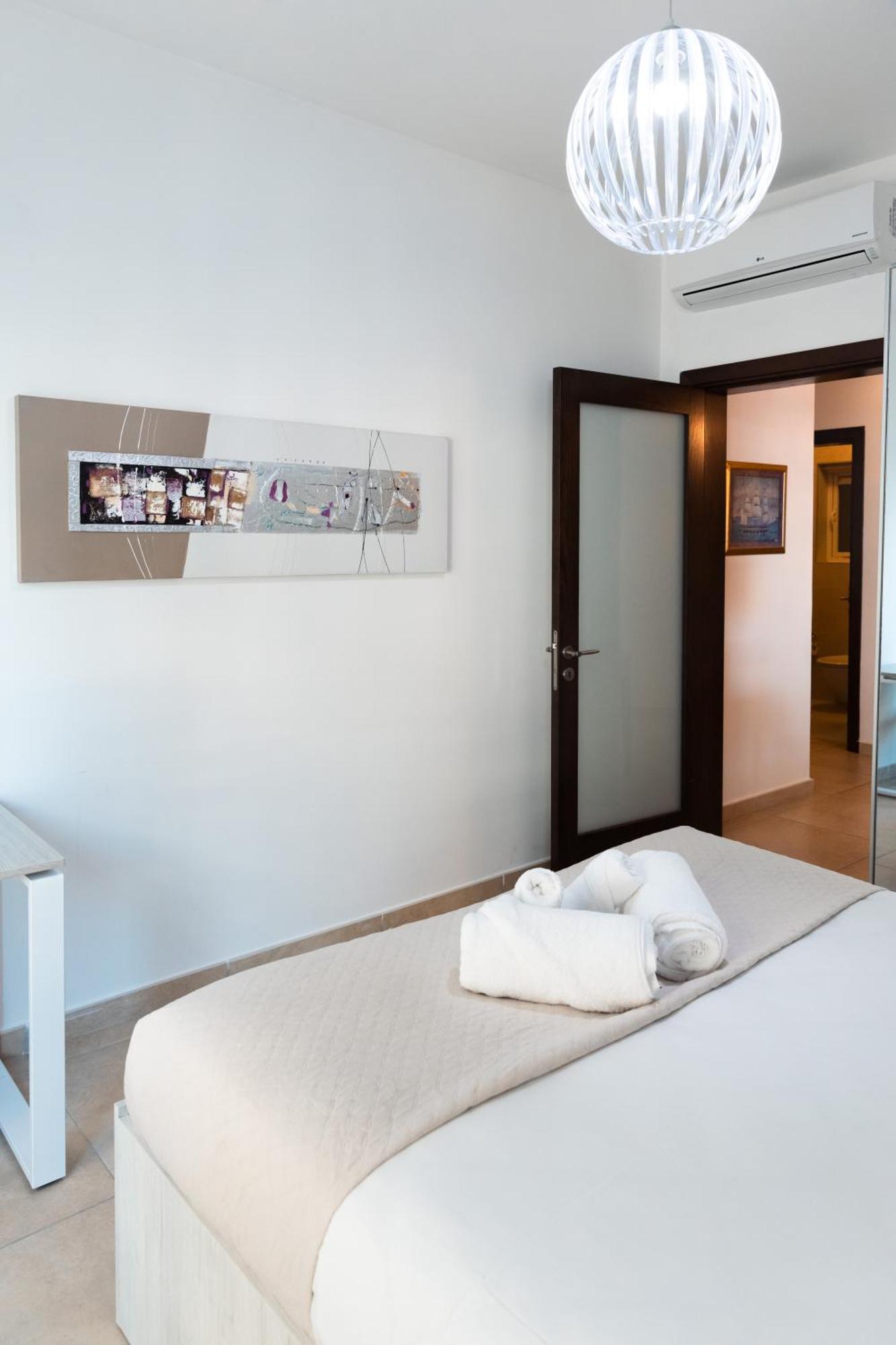 Luxury Seafront 3Br With Pool By Arcobnb Sliema Eksteriør billede