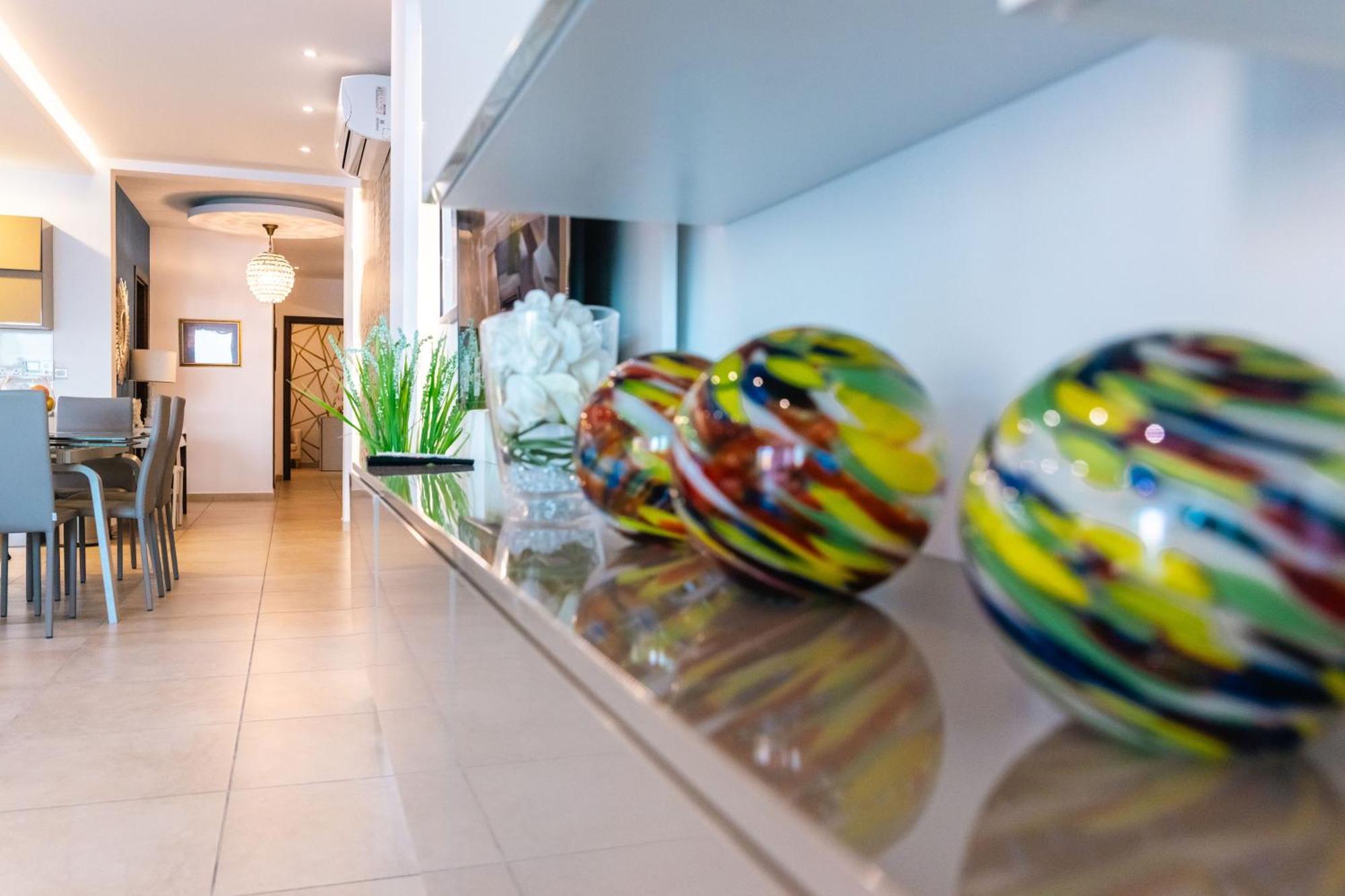 Luxury Seafront 3Br With Pool By Arcobnb Sliema Eksteriør billede
