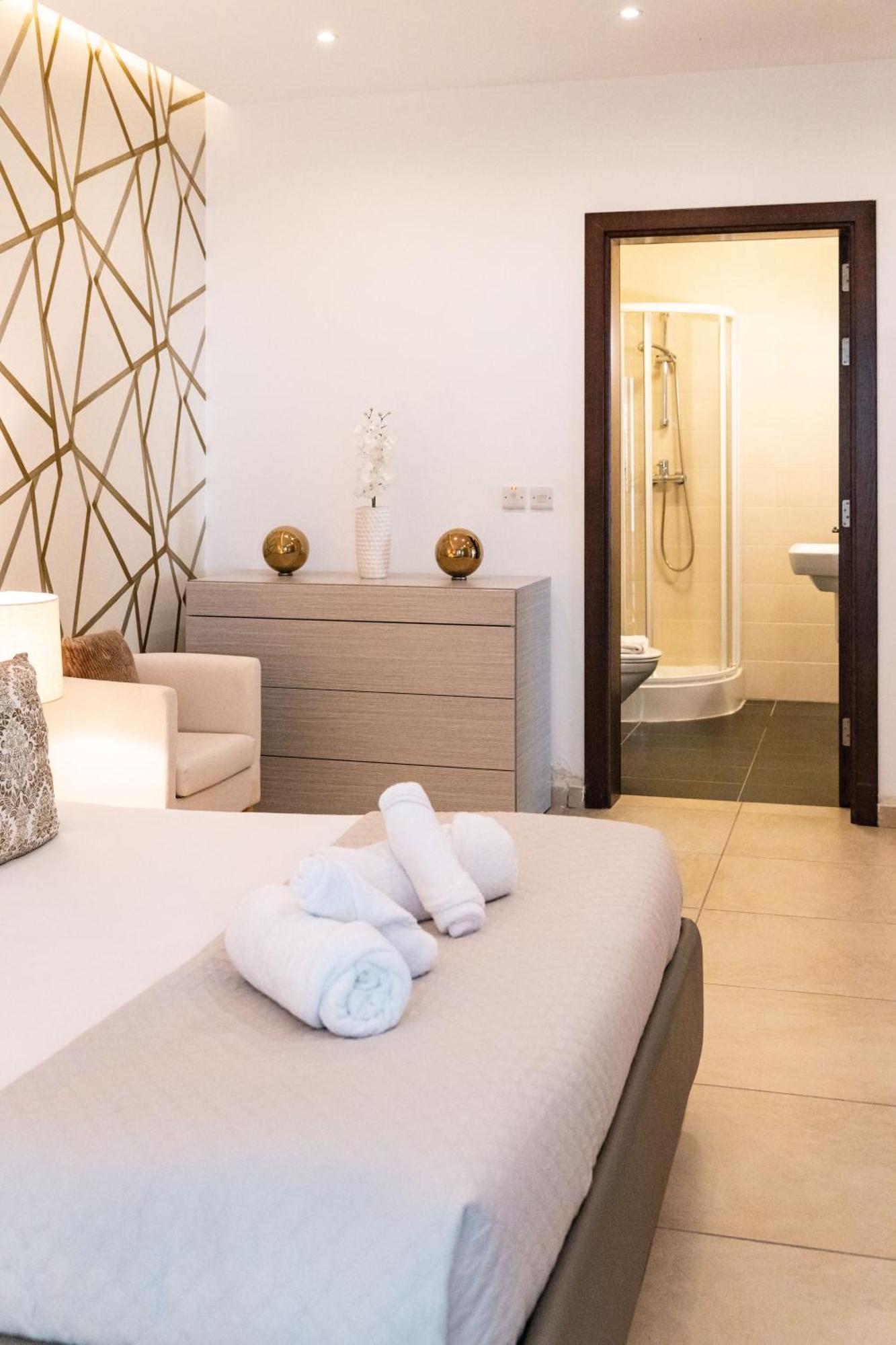 Luxury Seafront 3Br With Pool By Arcobnb Sliema Eksteriør billede