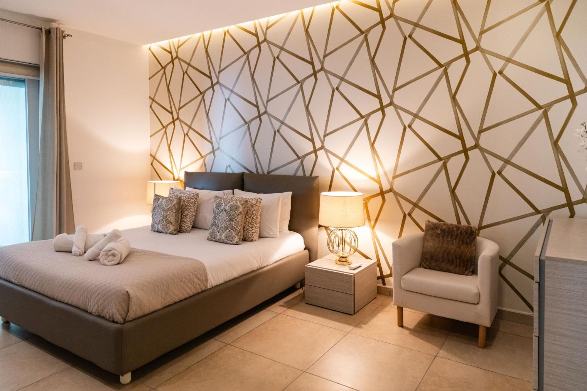 Luxury Seafront 3Br With Pool By Arcobnb Sliema Eksteriør billede