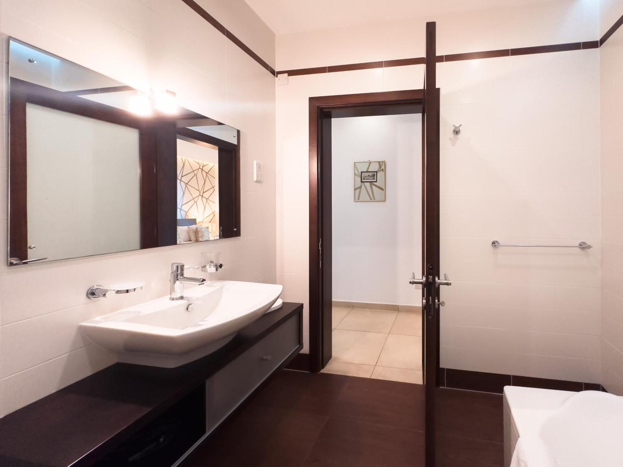 Luxury Seafront 3Br With Pool By Arcobnb Sliema Eksteriør billede